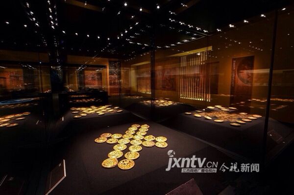 3月，《五色炫曜——南昌汉代海昏侯国考古成果展》在首都博物馆开幕